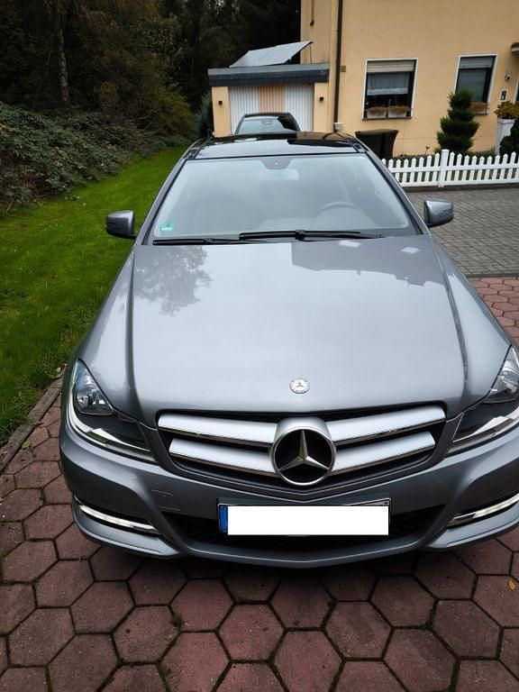 Silber Gebraucht 2012 Mercedes C180 Coupé | 12.000 € (Fairer Preis) - Bild 1/4