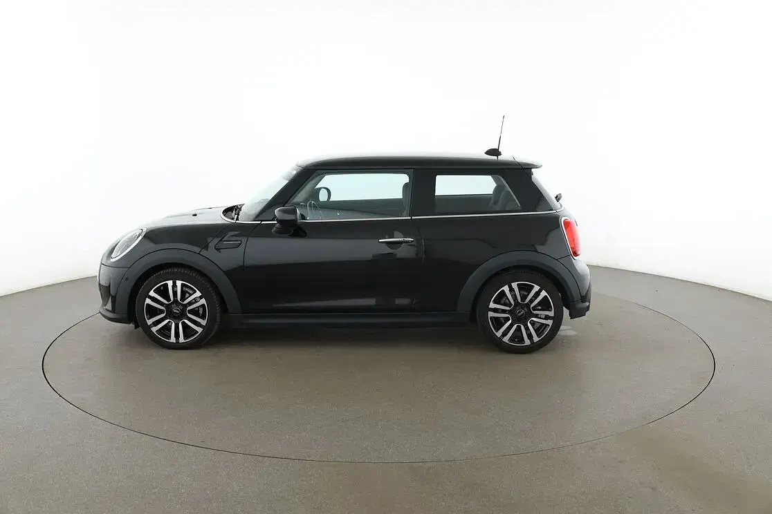 Gebraucht Mini Cooper Classic 136 PS (100 kW) 2021 Schwarz Kleinwagen