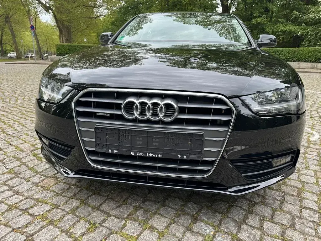 Gebraucht Audi A4 150 PS (110 kW) 2015 Schwarz Limousine