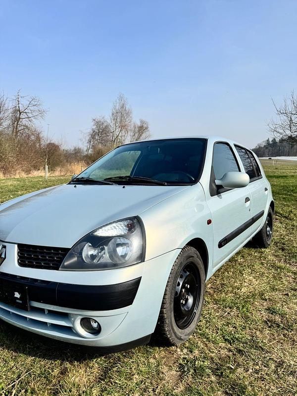 Gebraucht Renault Clio II Authentique 75 PS (55 kW) 2002 Silber Kleinwagen
