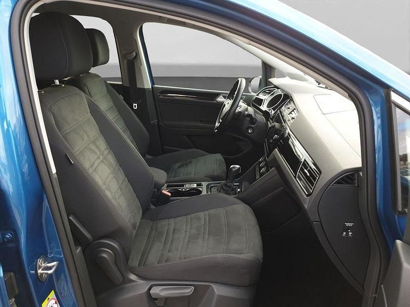 Gebraucht VW Touran Highline 150 PS (110 kW) 2021 Blau Van / Kleinbus
