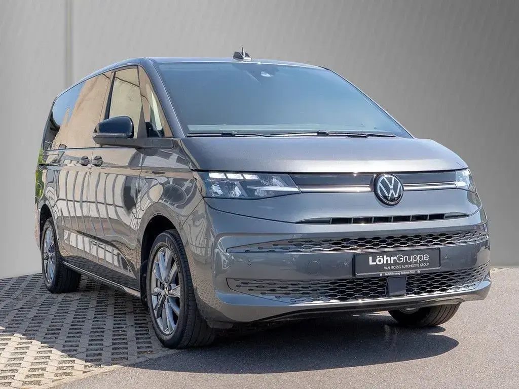 Używany VW Multivan Life 150 KM (110 kW) 2022 Szary Minivan