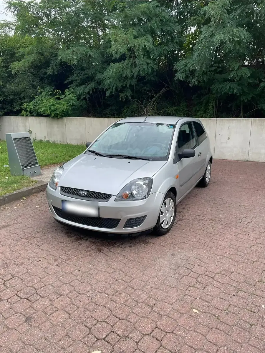 Gebraucht Ford Fiesta 69 PS (50 kW) 2007 Silber Kleinwagen