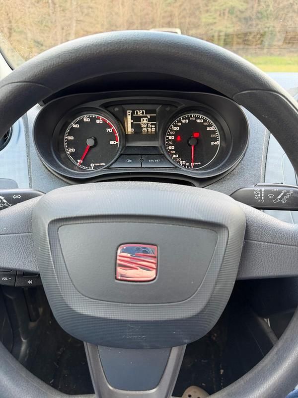 Gebraucht Seat Ibiza 60 PS (44 kW) 2013 Schwarz Kleinwagen