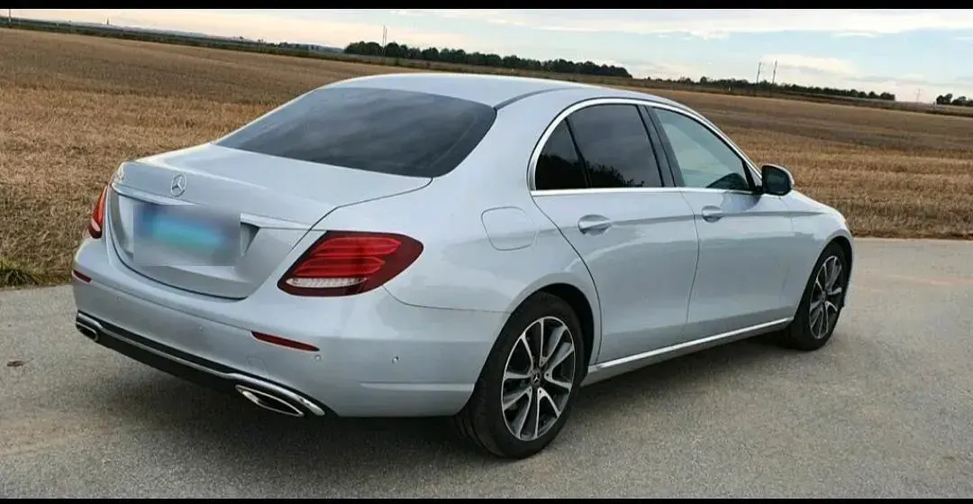 Usata Mercedes E250 Avantgarde 211 CV (155 kW) 2018 Argento Berlina
