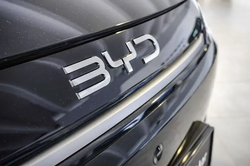 Neu BYD Atto 2 Boost 212 PS (155 kW) 2026 Schwarz SUV