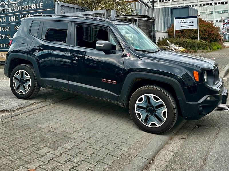 Gebraucht Jeep Renegade Trailhawk 170 PS (125 kW) 2014 Schwarz SUV