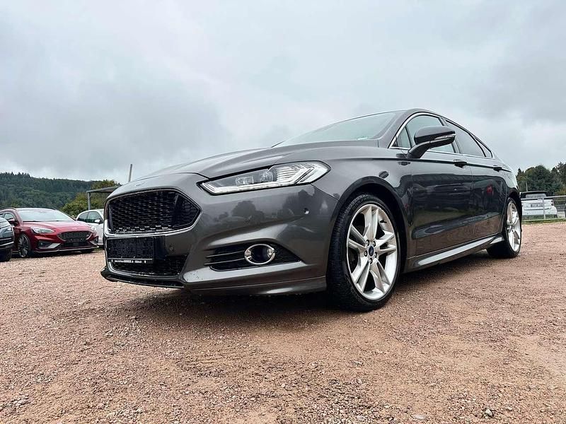 Magneticgrau (metallic) Gebraucht 2017 Ford Mondeo Titanium Kleinwagen | 14.950 € (Fairer Preis) - Bild 1/4