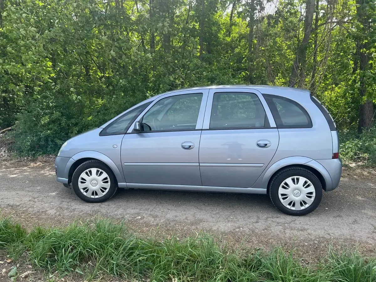 Gebraucht Opel Meriva Edition 90 PS (66 kW) 2008 Silber Van / Kleinbus