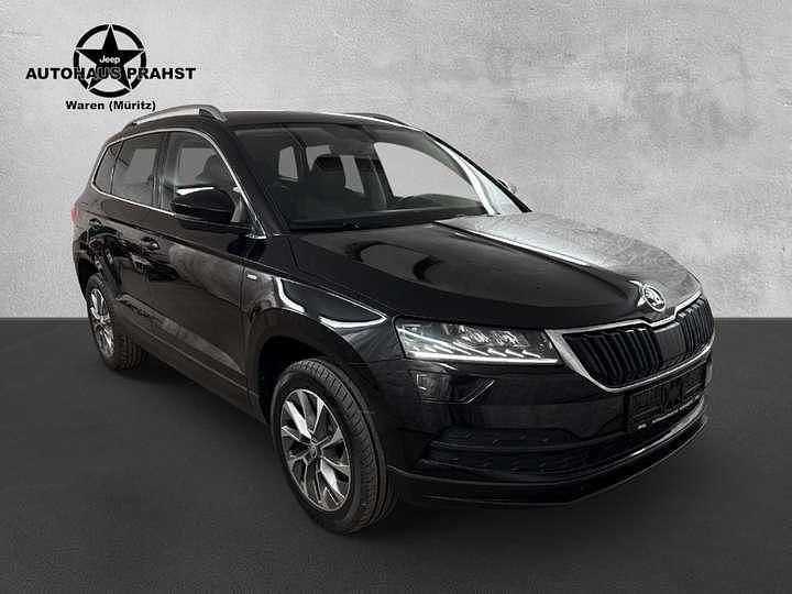 Black metallic Gebraucht 2022 Skoda Karoq Clever SUV | 23.800 € (Fairer Preis) - Bild 1/4