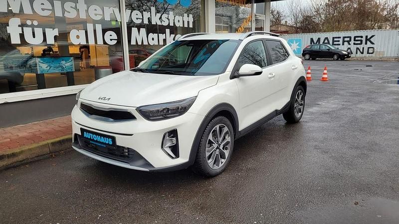 Clear white Gebraucht 2023 Kia Stonic Spirit SUV | 18.950 € (Fairer Preis) - Bild 1/4