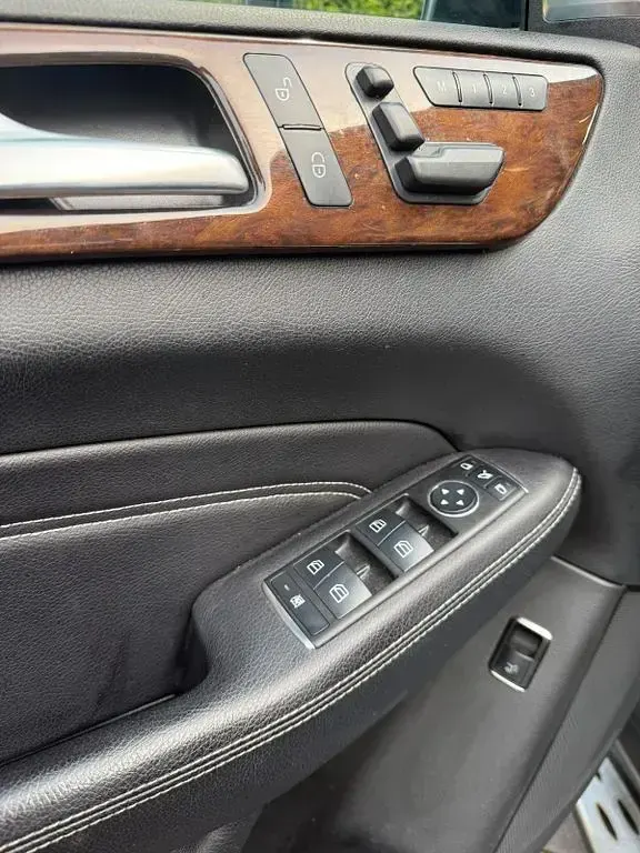 Gebraucht Mercedes ML350 306 PS (225 kW) 2012 Grau SUV