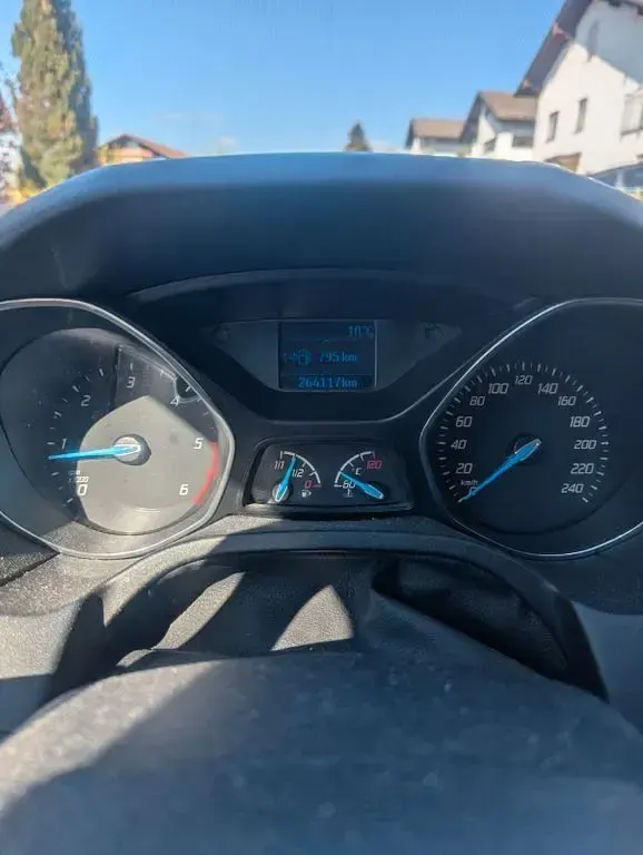 Usado Ford Focus Trend 116 CV (85 kW) 2013 Negro Berlina