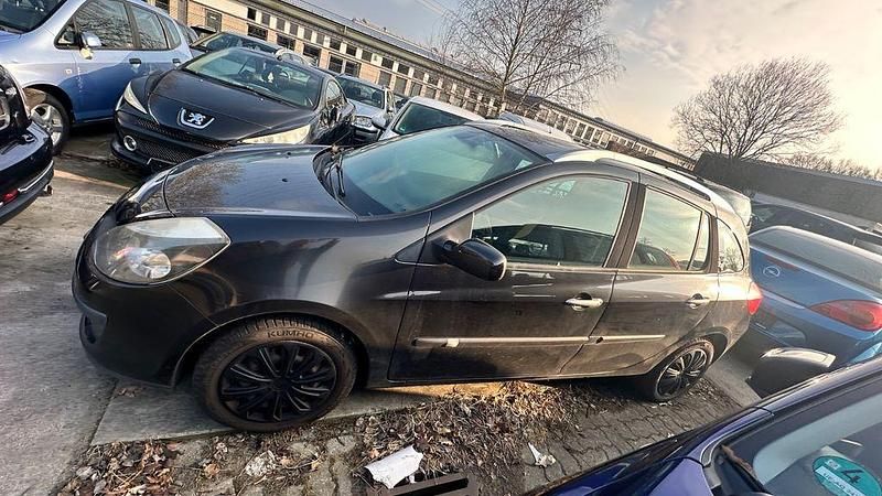 Gebraucht Renault Clio II Dynamique 101 PS (74 kW) 2008 Schwarz Limousine