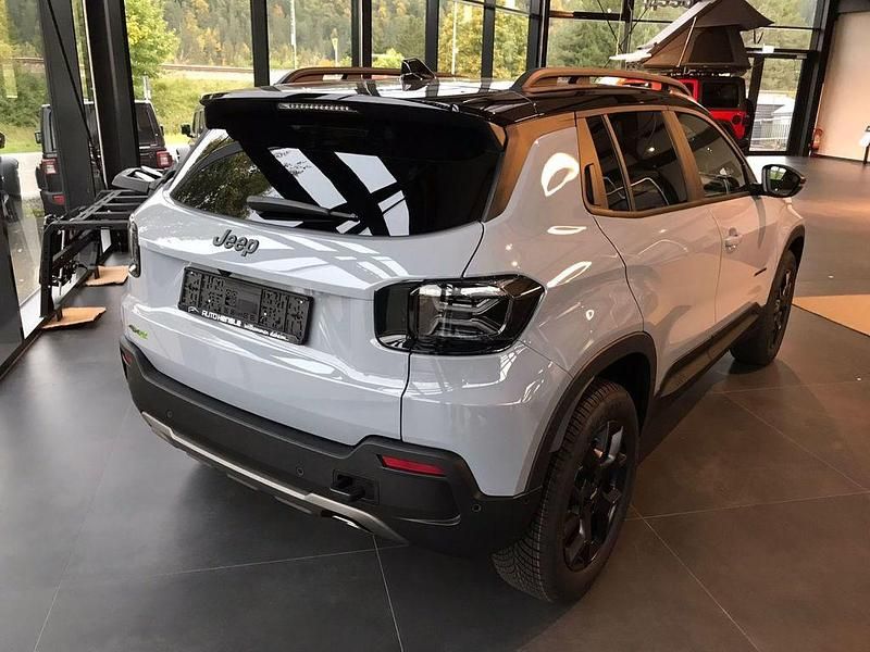 Neu Jeep Avenger Overland 145 PS (106 kW) 2025 Grau SUV