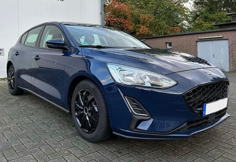 Gebraucht Ford Focus Trend 125 PS (91 kW) 2019 Blau Limousine