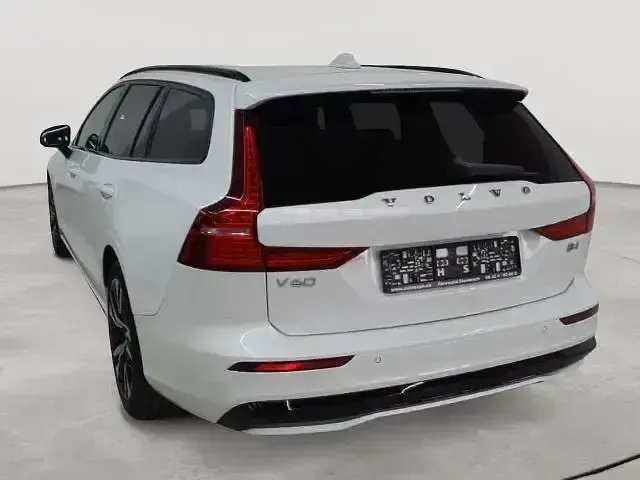 Gebraucht Volvo V60 Plus 197 PS (144 kW) 2023 Weiß Kombi
