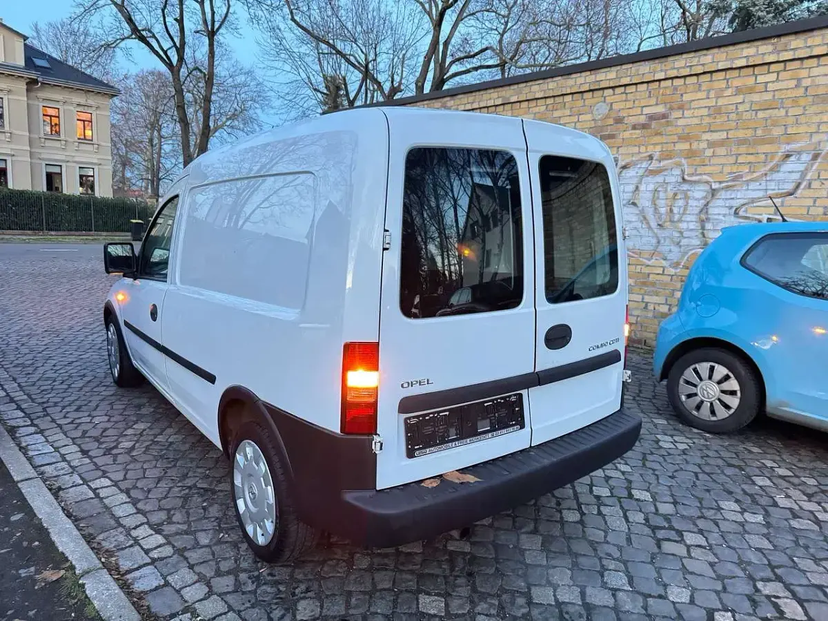 Occasion Opel Combo 75 ch (55 kW) 2011 Blanc Monospace