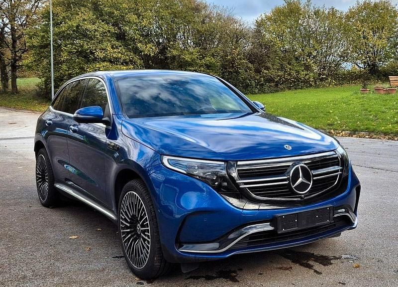Blau Gebraucht 2021 Mercedes EQC400 AMG line SUV | 37.000 € (Etwas zu teuer) - Bild 1/4