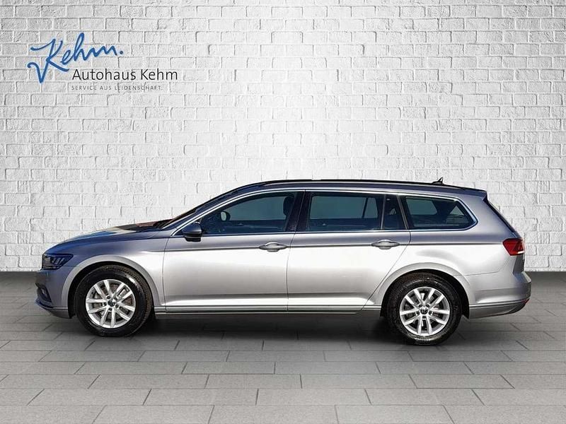Gebraucht VW Passat Business 150 PS (110 kW) 2022 Pyritsilber metallic Kombi