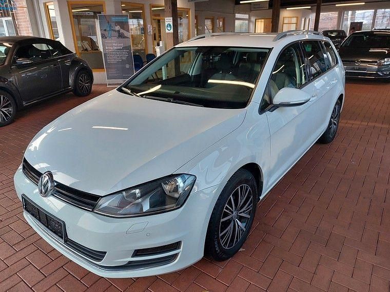 Weiß Gebraucht 2016 VW Golf VII Allstar Kombi | 13.990 € (Etwas zu teuer) - Bild 1/4