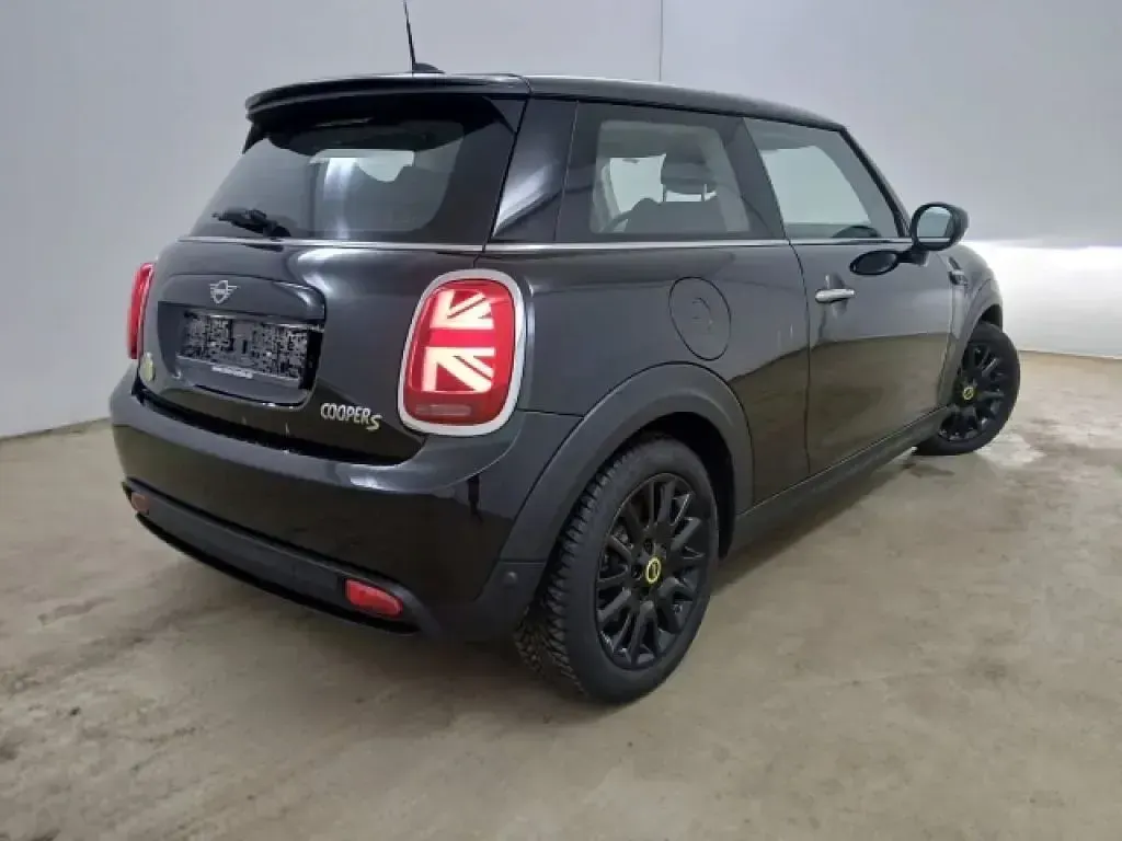 Gebraucht Mini Cooper 135 kW (184 PS) 2023 Midnight schwarz (metallic) Kleinwagen