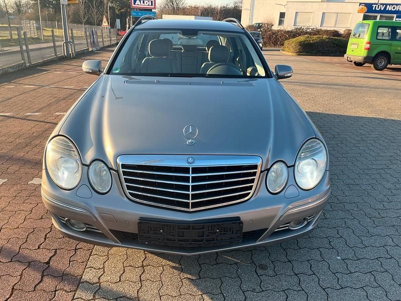 Gebraucht Mercedes E200 184 PS (135 kW) 2009 Grau Kombi