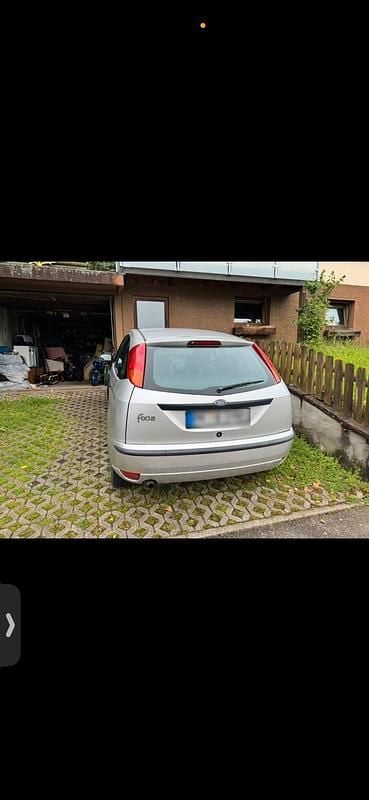 Gebraucht Ford Focus 105 PS (77 kW) 2002 Silber Kleinwagen