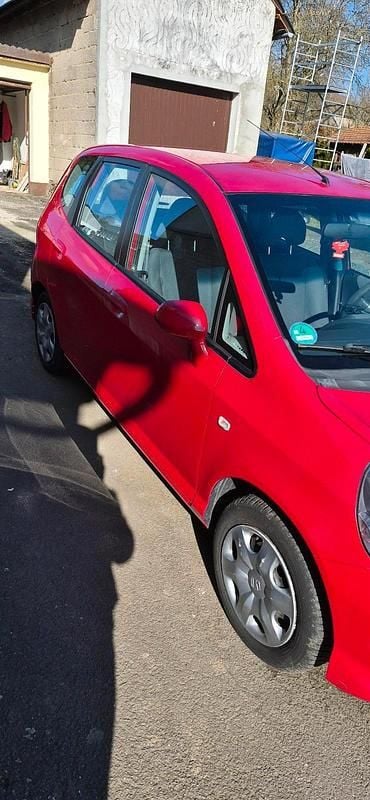 Gebraucht Honda Jazz 78 PS (57 kW) 2006 Rot Kleinwagen
