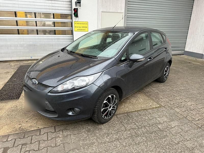 Gebraucht Ford Fiesta 60 PS (44 kW) 2010 Grau Kleinwagen