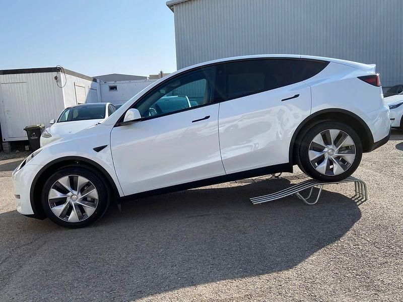 Gebraucht Tesla Model Y 378 kW (514 PS) 2024 Weiß SUV