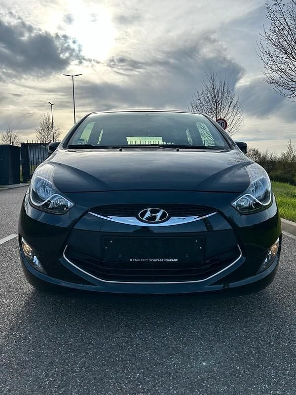 Gebraucht Hyundai ix20 90 PS (66 kW) 2015 Schwarz Kleinwagen