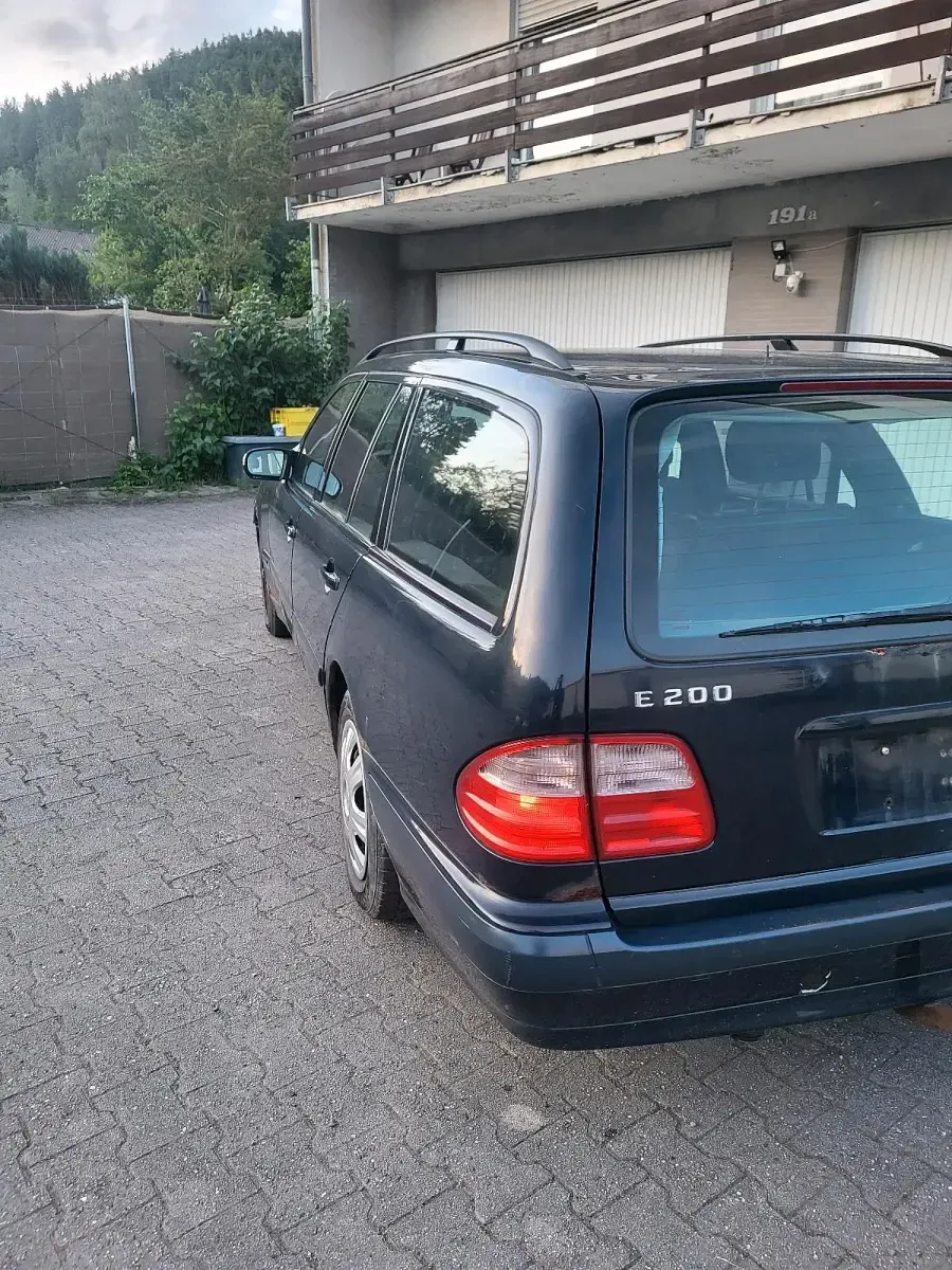 Gebraucht Mercedes E200 163 PS (119 kW) 2002 Kombi