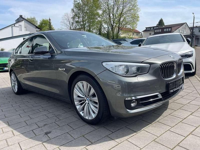Grau Gebraucht 2016 BMW 520 Gran Turismo Luxury Line Kleinwagen | 23.900 € - Bild 1/4