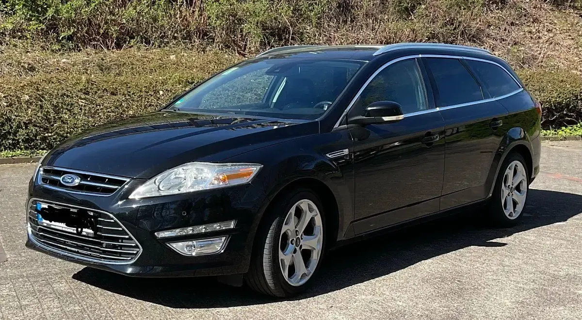 Gebraucht Ford Mondeo Titanium 160 PS (117 kW) 2014 Schwarz Limousine
