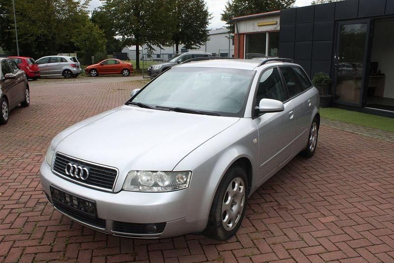 Grau Gebraucht 2004 Audi A4 Kombi | 1.300 € (Guter Preis) - Bild 1/4