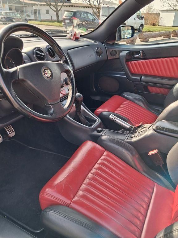 Gebraucht Alfa Romeo Spider 150 PS (110 kW) 2002 Schwarz Cabrio