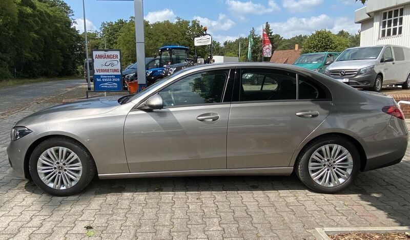 Gebraucht Mercedes C200 204 PS (150 kW) 2023 Mojavesilber  metalliclack Limousine