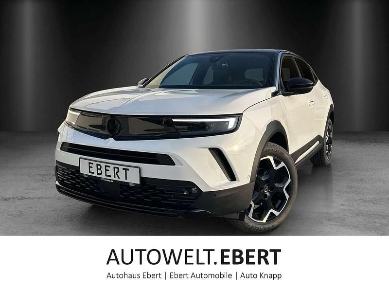 Lack weiss banquise/typ aussenve Gebraucht 2024 Opel Mokka Ultimate SUV | 24.440 € (Fairer Preis) - Bild 1/4