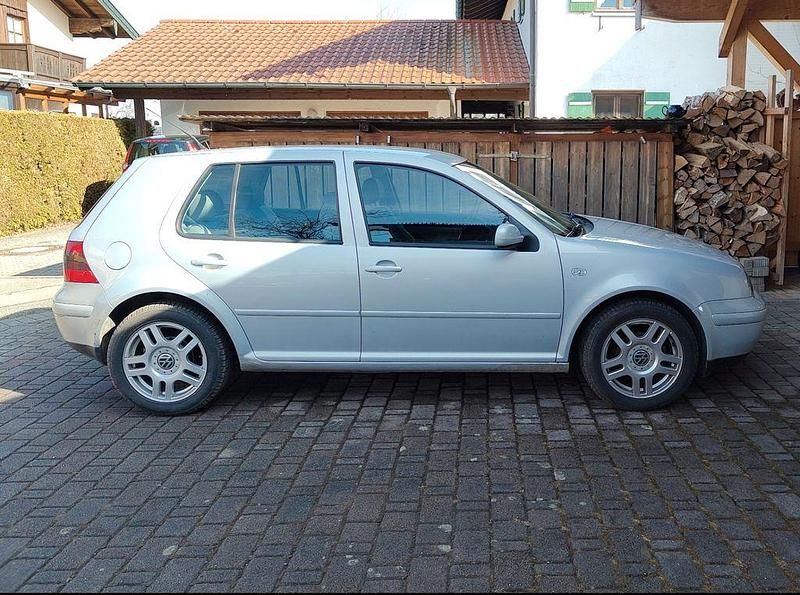 Gebraucht VW Golf IV Basis 101 PS (74 kW) 2000 Silber Limousine