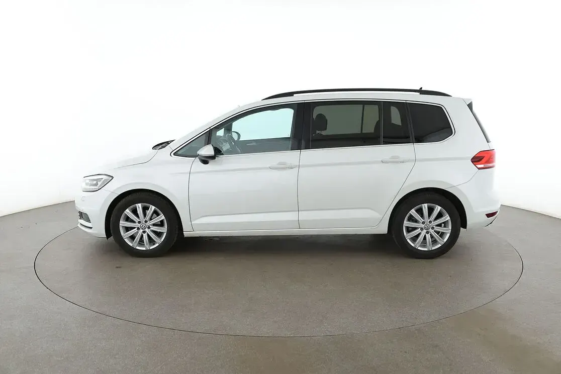 Gebraucht VW Touran Highline 190 PS (139 kW) 2019 Weiß Van / Kleinbus