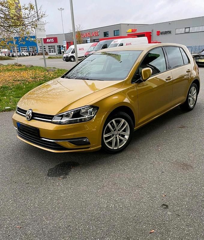 Gold Gebraucht 2017 VW Golf VII Limousine | 15.400 € (Superpreis) - Bild 1/4