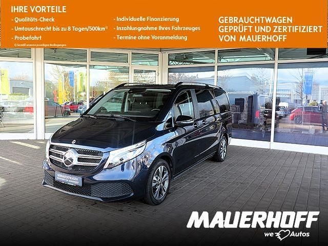 Blau Gebraucht 2021 Mercedes V220 Edition Van / Kleinbus | 46.990 € (Fairer Preis) - Bild 1/4