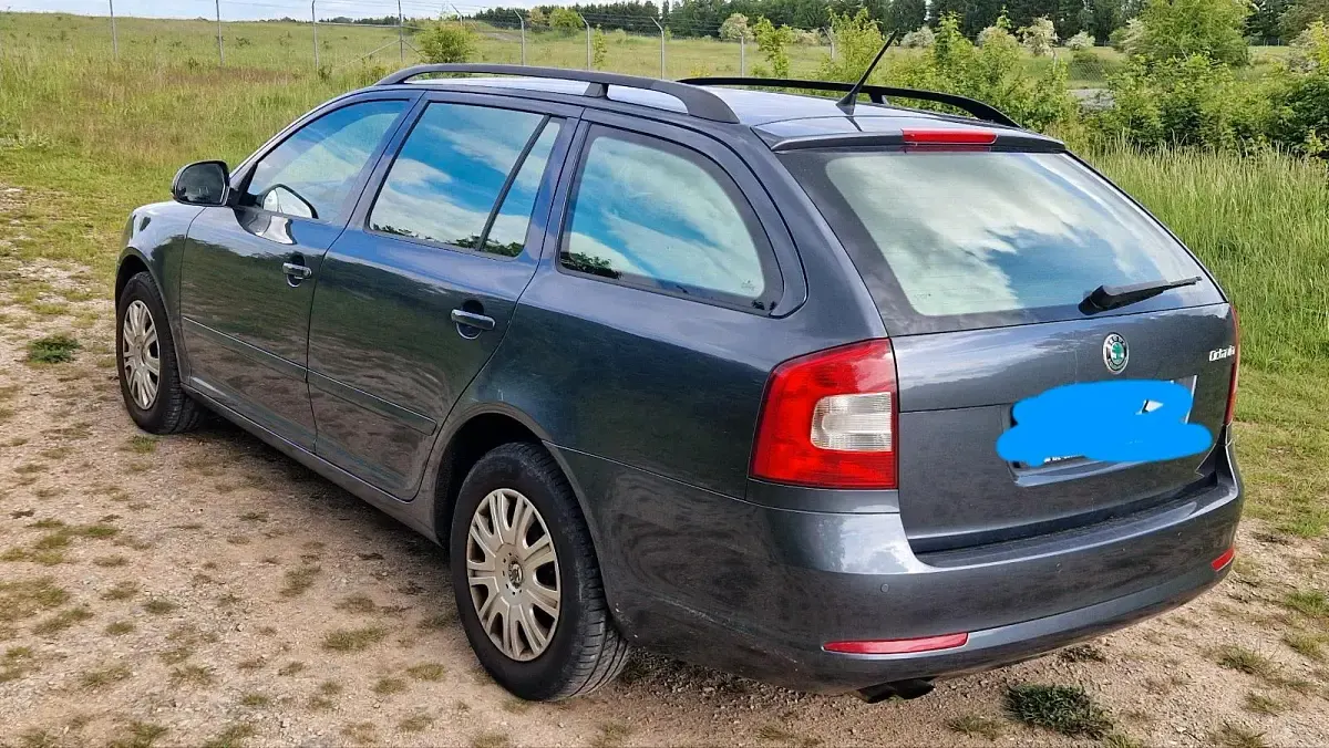 Używany Skoda Octavia 160 KM (117 kW) 2011 Szary Kombi