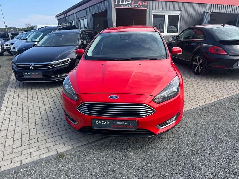 Rot Gebraucht 2014 Ford Focus Titanium Kombi | 4.300 € (Superpreis) - Bild 1/4