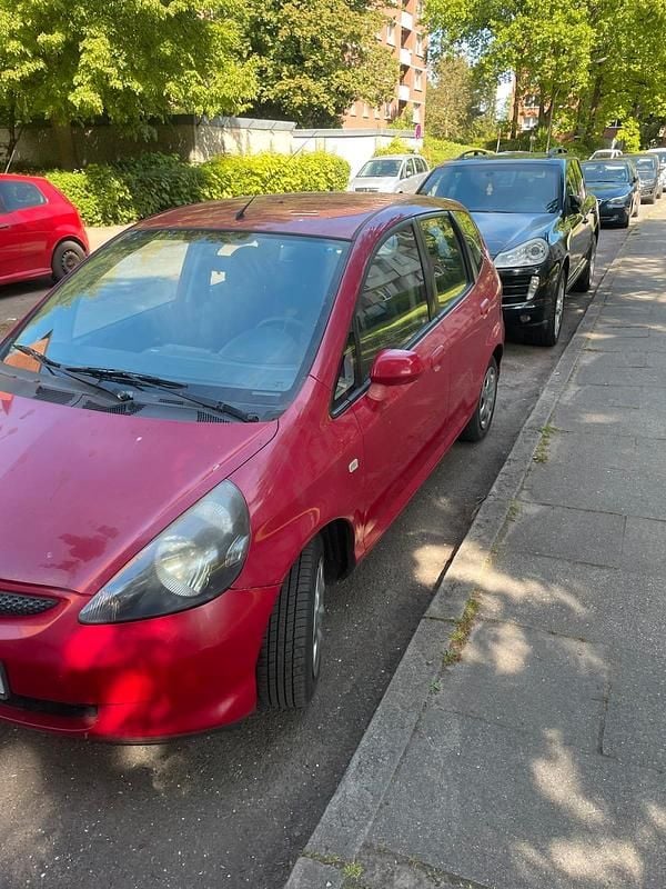 Rot Gebraucht 2008 Honda Jazz Kleinwagen | 2.450 € (Etwas zu teuer) - Bild 1/4