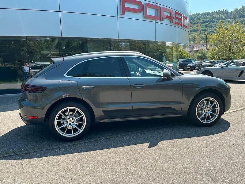 Grau Gebraucht 2015 Porsche Macan S SUV | 34.300 € (Fairer Preis) - Bild 1/4