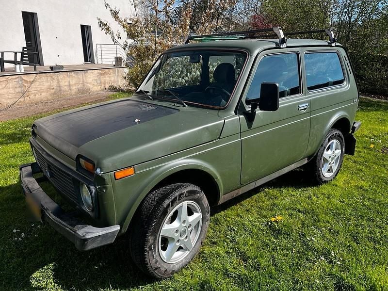 Second-hand Lada niva 82 CP (60 kW) 2003 Verde SUV