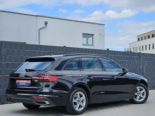 Gebraucht Audi A4 S-Line 163 PS (119 kW) 2022 Schwarz Kombi