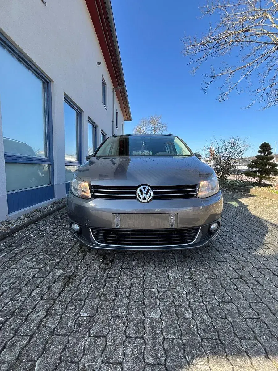 Używany VW Touran 140 KM (102 kW) 2010 Brązowy Minivan